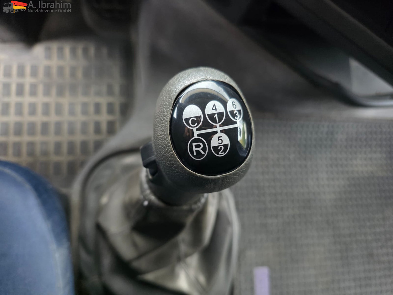 Volvo FH 520 | 6x4 | V8 | Kipphydraulik | Blatt Blatt | Schaltgetriebe | Klima | Trommelbremse | 3 Pedals - Cabeza tractora: foto 2 Volvo FH 520 | 6x4 | V8 | Kipphydraulik | Blatt Blatt | Schaltgetriebe | Klima | Trommelbremse | 3 Pedals - Cabeza tractora: foto 2