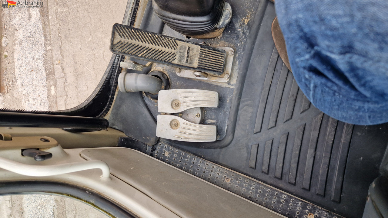 Liebherr A316 Schnellwechsler, Hammerverrohrung, Verstellausleger Deutz Motor - Miniexcavadora: foto 4 Liebherr A316 Schnellwechsler, Hammerverrohrung, Verstellausleger Deutz Motor - Miniexcavadora: foto 4