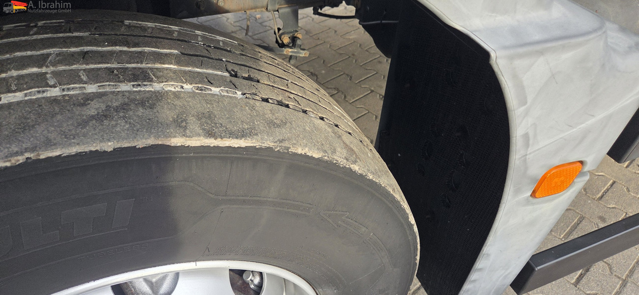 MAN TGM 18.290 Carrier Supra 950 U | LBW | 2 Kammer MT | Schneeketten - Camión frigorífico: foto 5 MAN TGM 18.290 Carrier Supra 950 U | LBW | 2 Kammer MT | Schneeketten - Camión frigorífico: foto 5