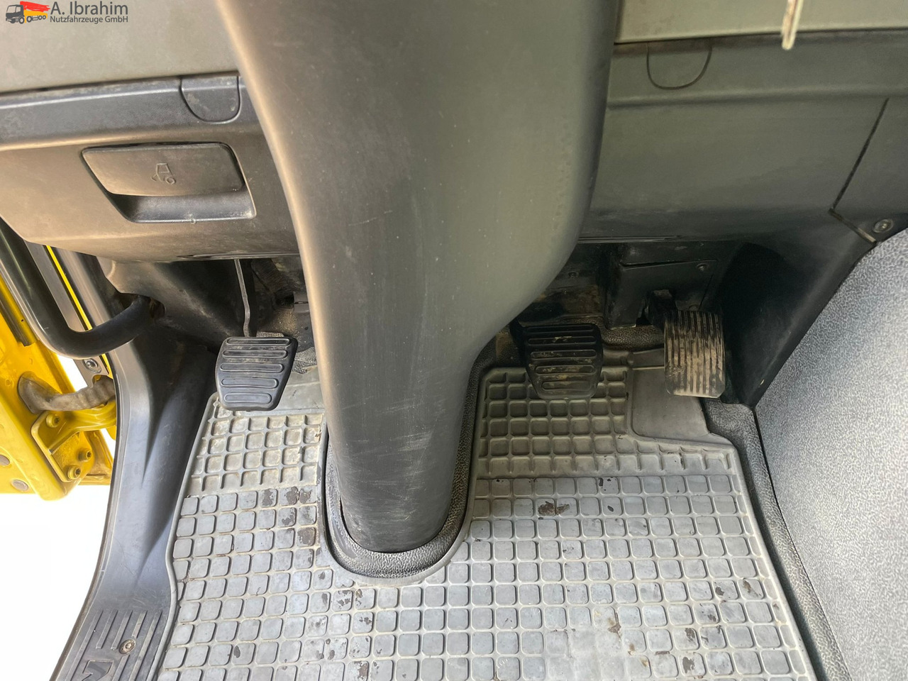 MAN TGS 26.480 Meiller 3 Seiten | 6x4 | Schalter | 3 Pedals - Camión volquete: foto 3 MAN TGS 26.480 Meiller 3 Seiten | 6x4 | Schalter | 3 Pedals - Camión volquete: foto 3
