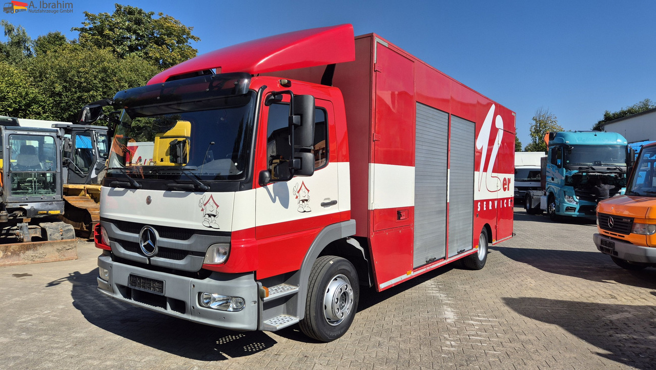 Mercedes-Benz 1222 Werkstattkoffer mit Regalsystem - Camión caja cerrada: foto 1 Mercedes-Benz 1222 Werkstattkoffer mit Regalsystem - Camión caja cerrada: foto 1