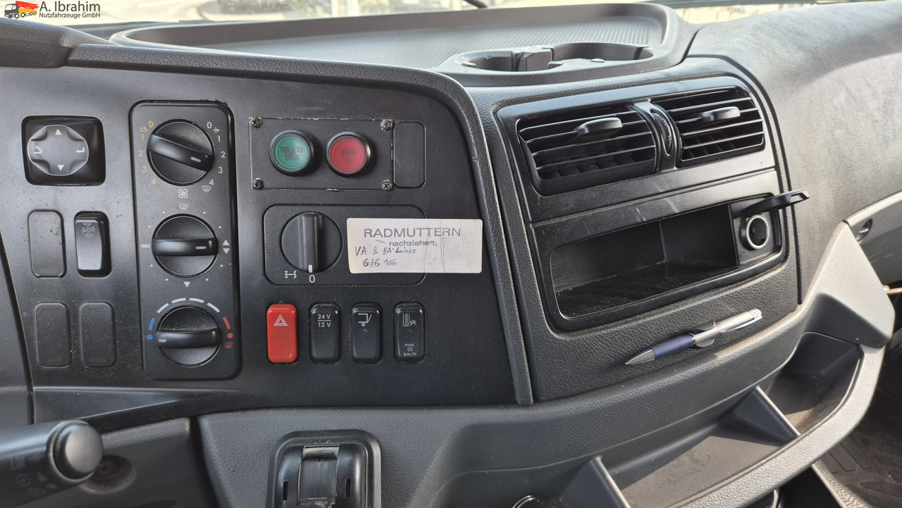 Mercedes-Benz 1823 Frigoblock, 2 Kammer, LBW - Camión frigorífico: foto 2 Mercedes-Benz 1823 Frigoblock, 2 Kammer, LBW - Camión frigorífico: foto 2