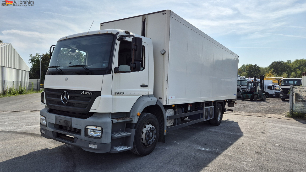 Mercedes-Benz 1823 Frigoblock, 2 Kammer, LBW - Camión frigorífico: foto 1 Mercedes-Benz 1823 Frigoblock, 2 Kammer, LBW - Camión frigorífico: foto 1