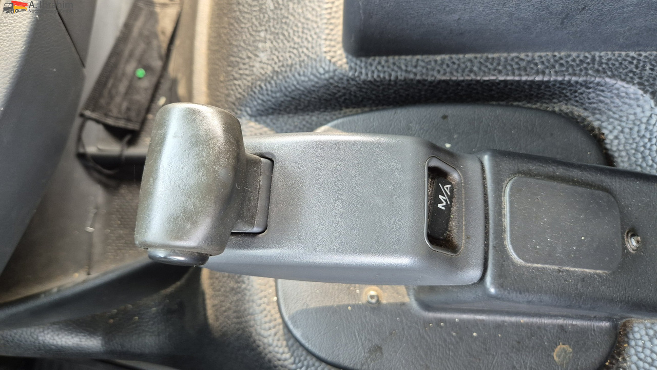 Mercedes-Benz 1823 Frigoblock, 2 Kammer, LBW - Camión frigorífico: foto 4 Mercedes-Benz 1823 Frigoblock, 2 Kammer, LBW - Camión frigorífico: foto 4