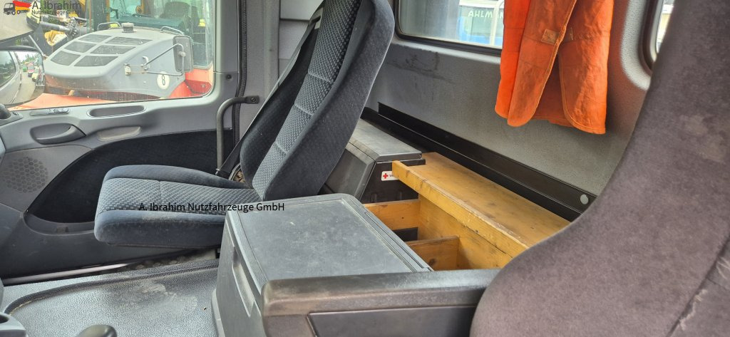 Mercedes-Benz 2544 L Meiller Absetzkipper 6x2, Vorlauf-Lenkachse - Camión portacontenedor de cadenas: foto 3 Mercedes-Benz 2544 L Meiller Absetzkipper 6x2, Vorlauf-Lenkachse - Camión portacontenedor de cadenas: foto 3