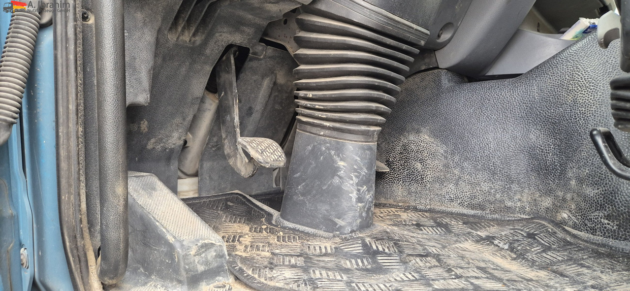 Mercedes-Benz 3241 PM 21-3 Liebherr 7 cbm PUMI Putzmeister Liebherr - Camión hormigonera con bomba: foto 4 Mercedes-Benz 3241 PM 21-3 Liebherr 7 cbm PUMI Putzmeister Liebherr - Camión hormigonera con bomba: foto 4