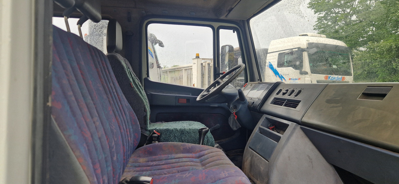 Mercedes-Benz 615D Doka Pritsche, Zustand gut - Furgoneta caja abierta, Furgoneta combi: foto 2 Mercedes-Benz 615D Doka Pritsche, Zustand gut - Furgoneta caja abierta, Furgoneta combi: foto 2