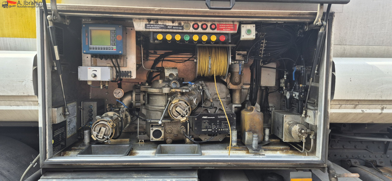 Mercedes-Benz Actros 2536 L 3 Kammern, 19500 L, mp3, Oben Unten Befüllung - Camión cisterna: foto 4 Mercedes-Benz Actros 2536 L 3 Kammern, 19500 L, mp3, Oben Unten Befüllung - Camión cisterna: foto 4