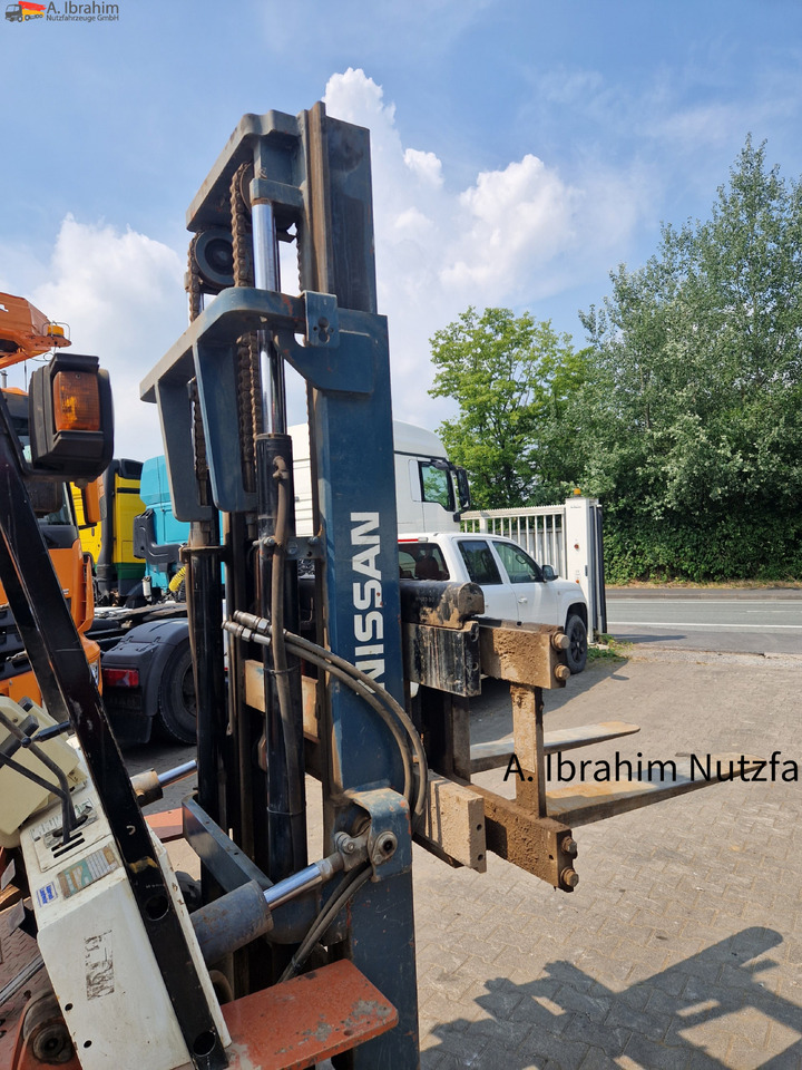 Nissan BF 03-40 4t Stapler - Carretilla elevadora: foto 4 Nissan BF 03-40 4t Stapler - Carretilla elevadora: foto 4