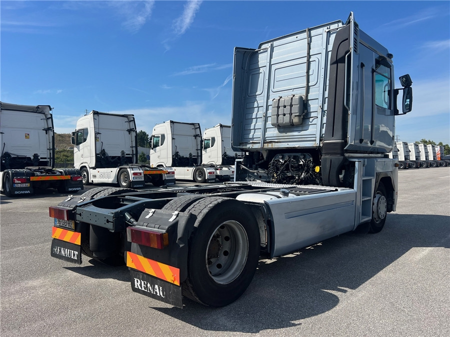 Renault AE 440 / MANUAL GEARBOX - Cabeza tractora: foto 4 Renault AE 440 / MANUAL GEARBOX - Cabeza tractora: foto 4