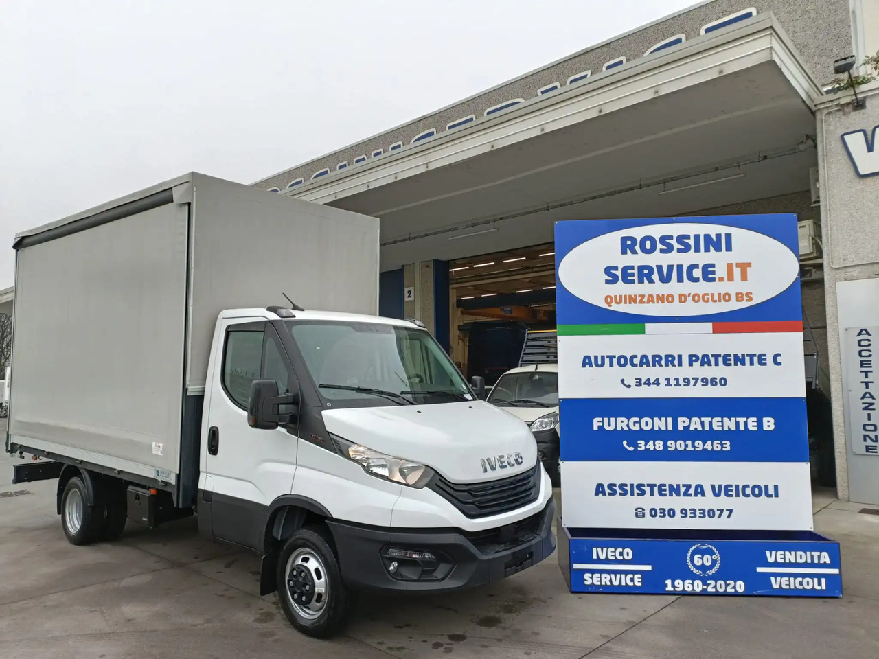 IVECO DAILY 35C16 3000 cc KM 0 - Furgoneta con lona: foto 1 IVECO DAILY 35C16 3000 cc KM 0 - Furgoneta con lona: foto 1