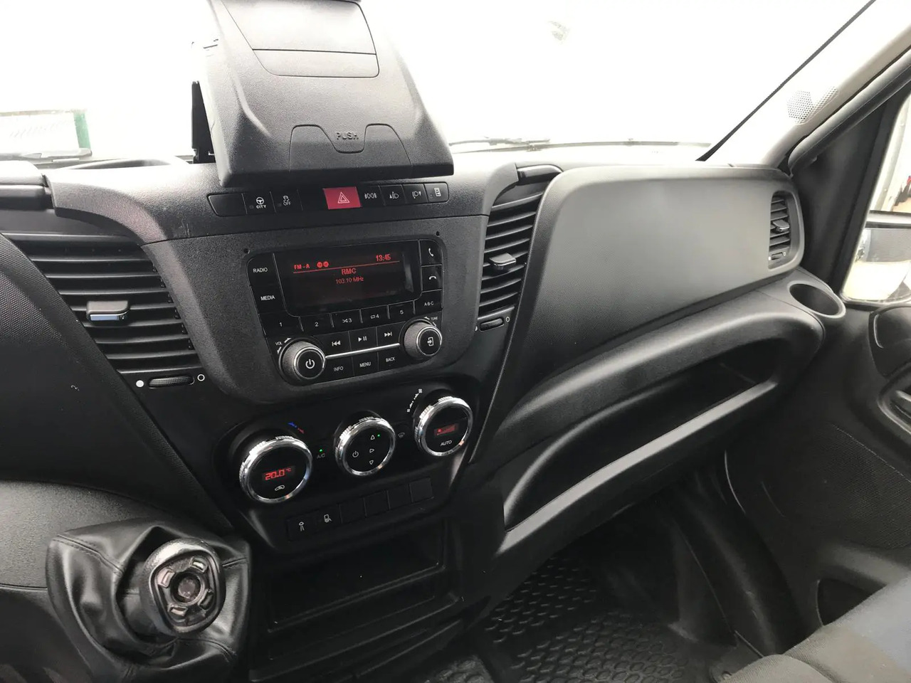 IVECO DAILY 35C16 CC 3000 - Furgoneta con lona: foto 4 IVECO DAILY 35C16 CC 3000 - Furgoneta con lona: foto 4