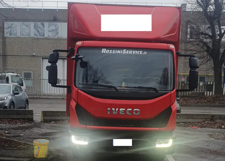 IVECO EUROCARGO 100E18 - Camión caja cerrada: foto 4 IVECO EUROCARGO 100E18 - Camión caja cerrada: foto 4
