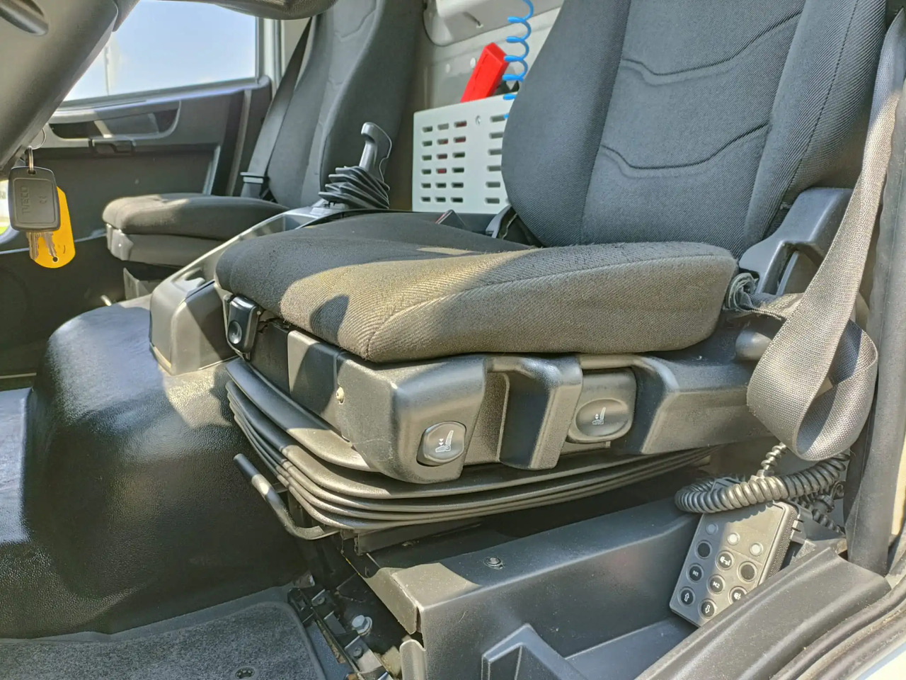 IVECO EUROCARGO 120E19P - Camión chasis: foto 5 IVECO EUROCARGO 120E19P - Camión chasis: foto 5