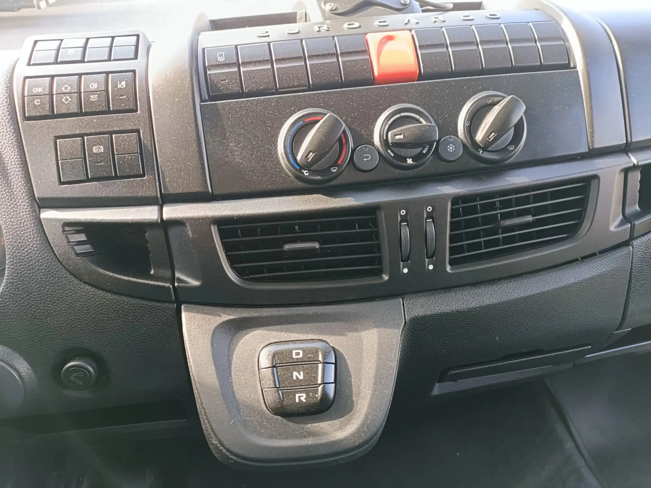 IVECO EUROCARGO 160E25P - Camión chasis: foto 3 IVECO EUROCARGO 160E25P - Camión chasis: foto 3