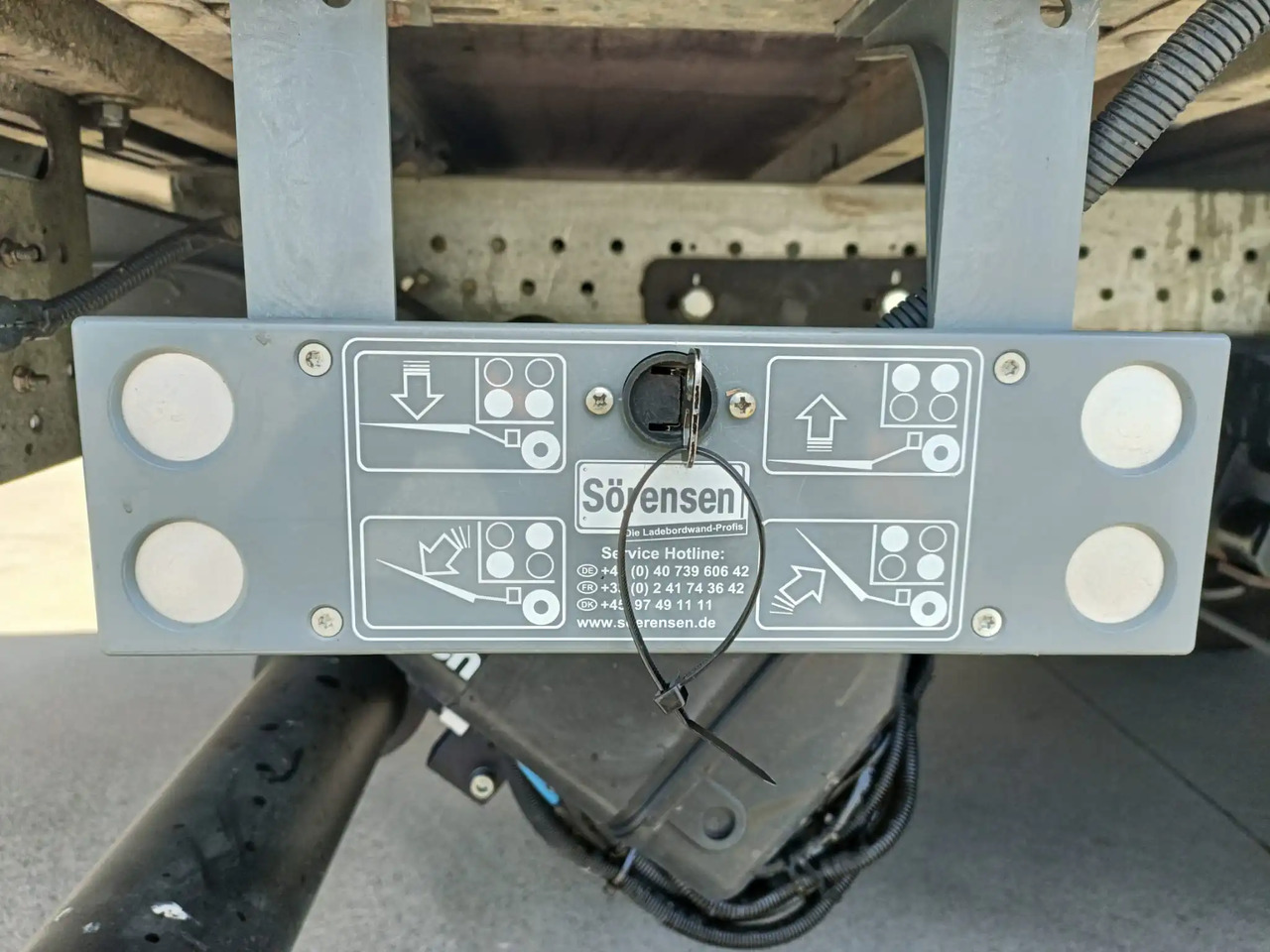 SPONDA IDRAULICA BATTENTE SORENSEN 750KG - Trampilla elevadora: foto 3 SPONDA IDRAULICA BATTENTE SORENSEN 750KG - Trampilla elevadora: foto 3