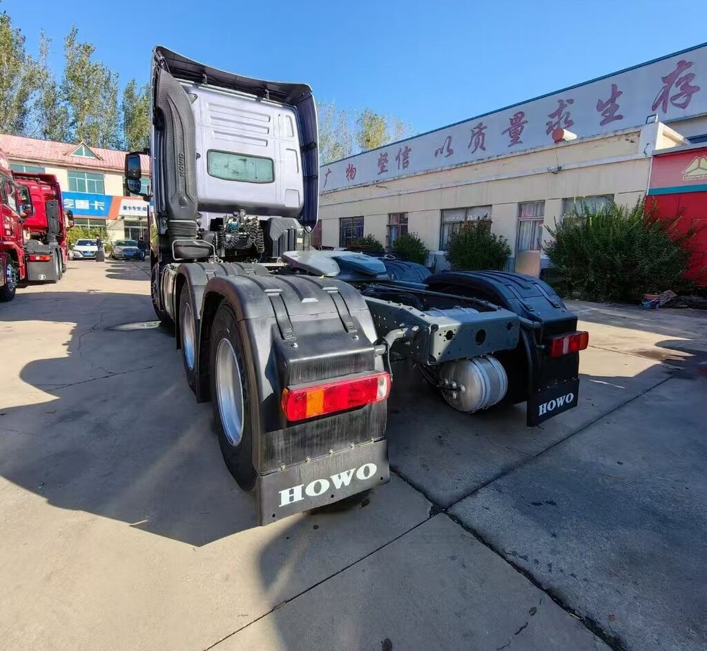 Sinotruk Howo T7H - Cabeza tractora: foto 4 Sinotruk Howo T7H - Cabeza tractora: foto 4