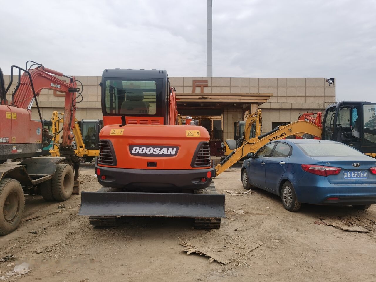 Doosan DX60 - Excavadora de cadenas: foto 3 Doosan DX60 - Excavadora de cadenas: foto 3