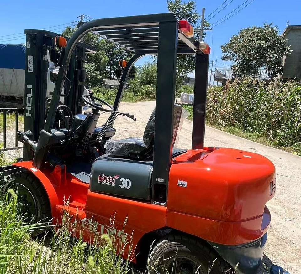 Heli K30 - Carretilla elevadora diésel: foto 3 Heli K30 - Carretilla elevadora diésel: foto 3