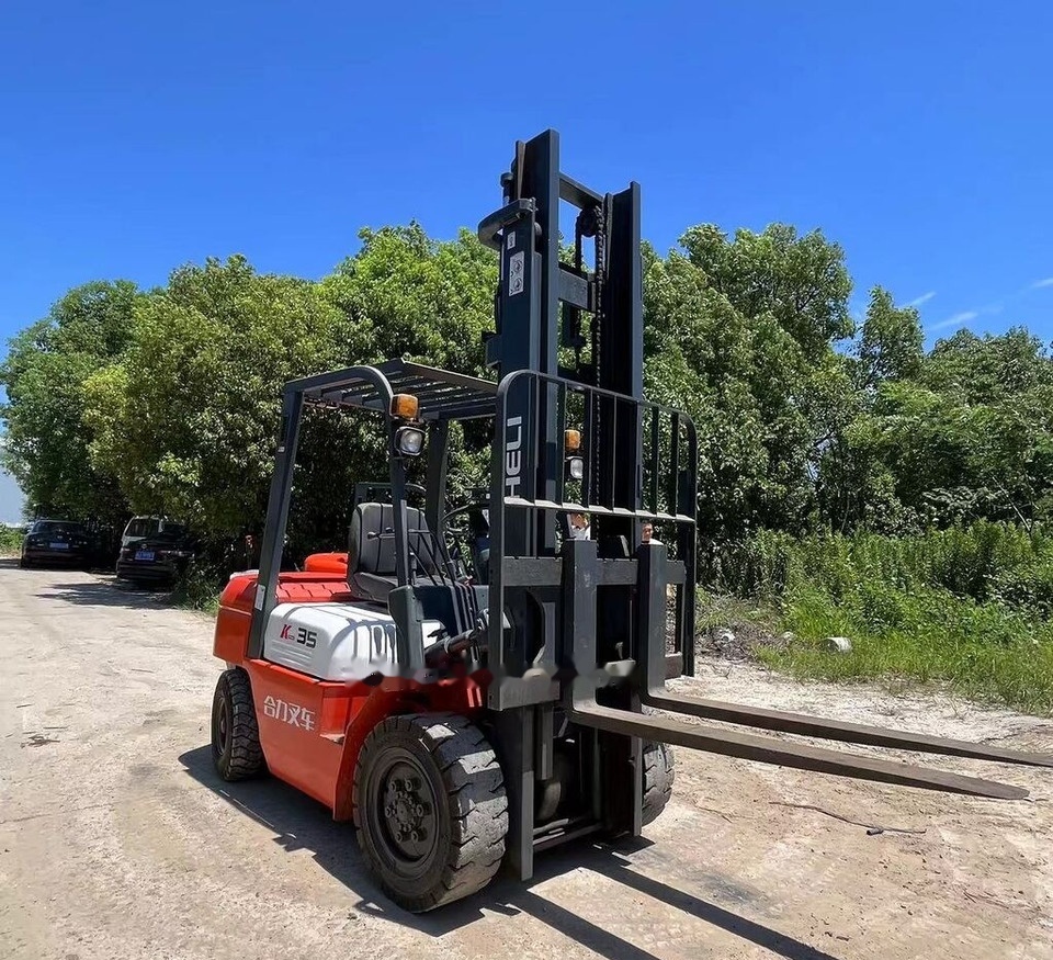 Heli K35 - Carretilla elevadora diésel: foto 3 Heli K35 - Carretilla elevadora diésel: foto 3