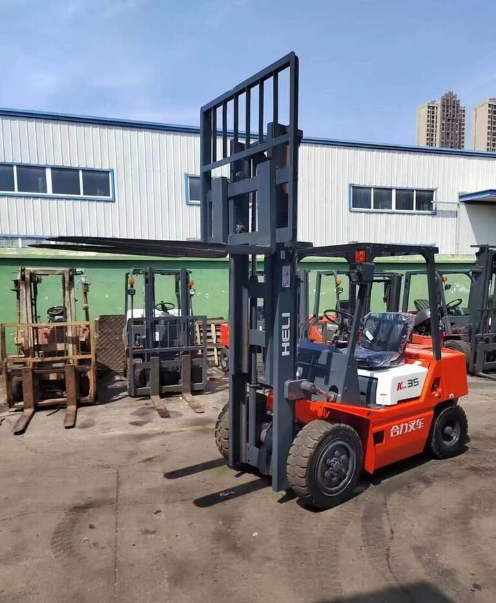 Heli K35 - Carretilla elevadora diésel: foto 2 Heli K35 - Carretilla elevadora diésel: foto 2