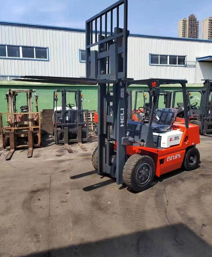 Heli K35 - Carretilla elevadora diésel: foto 3 Heli K35 - Carretilla elevadora diésel: foto 3