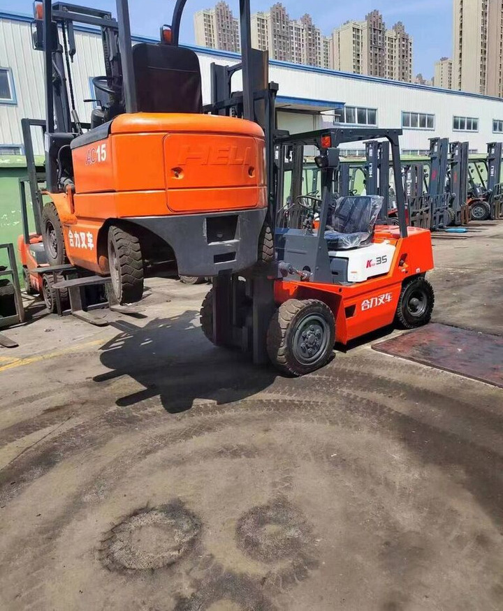 Heli K35 - Carretilla elevadora diésel: foto 1 Heli K35 - Carretilla elevadora diésel: foto 1