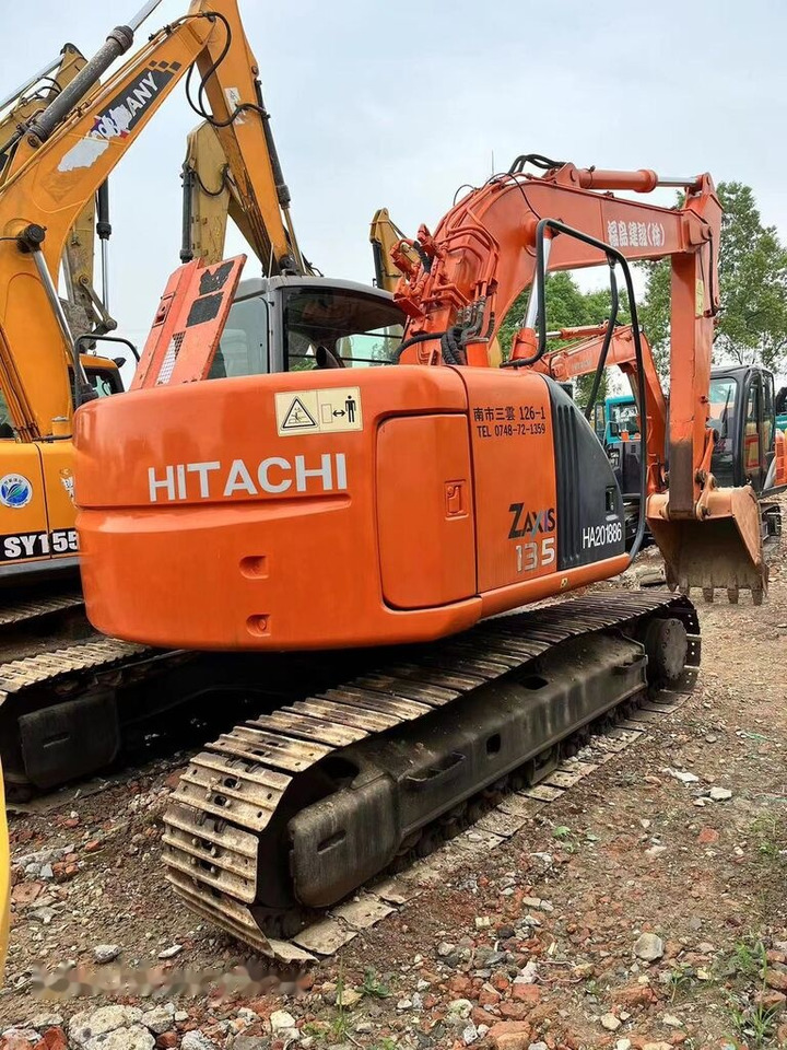 Hitachi ZX135 - Excavadora de cadenas: foto 1 Hitachi ZX135 - Excavadora de cadenas: foto 1