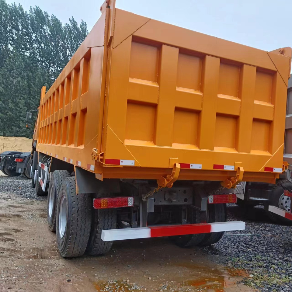 Howo HOWO 8x4 DUMP TRUCK - Camión volquete: foto 3 Howo HOWO 8x4 DUMP TRUCK - Camión volquete: foto 3