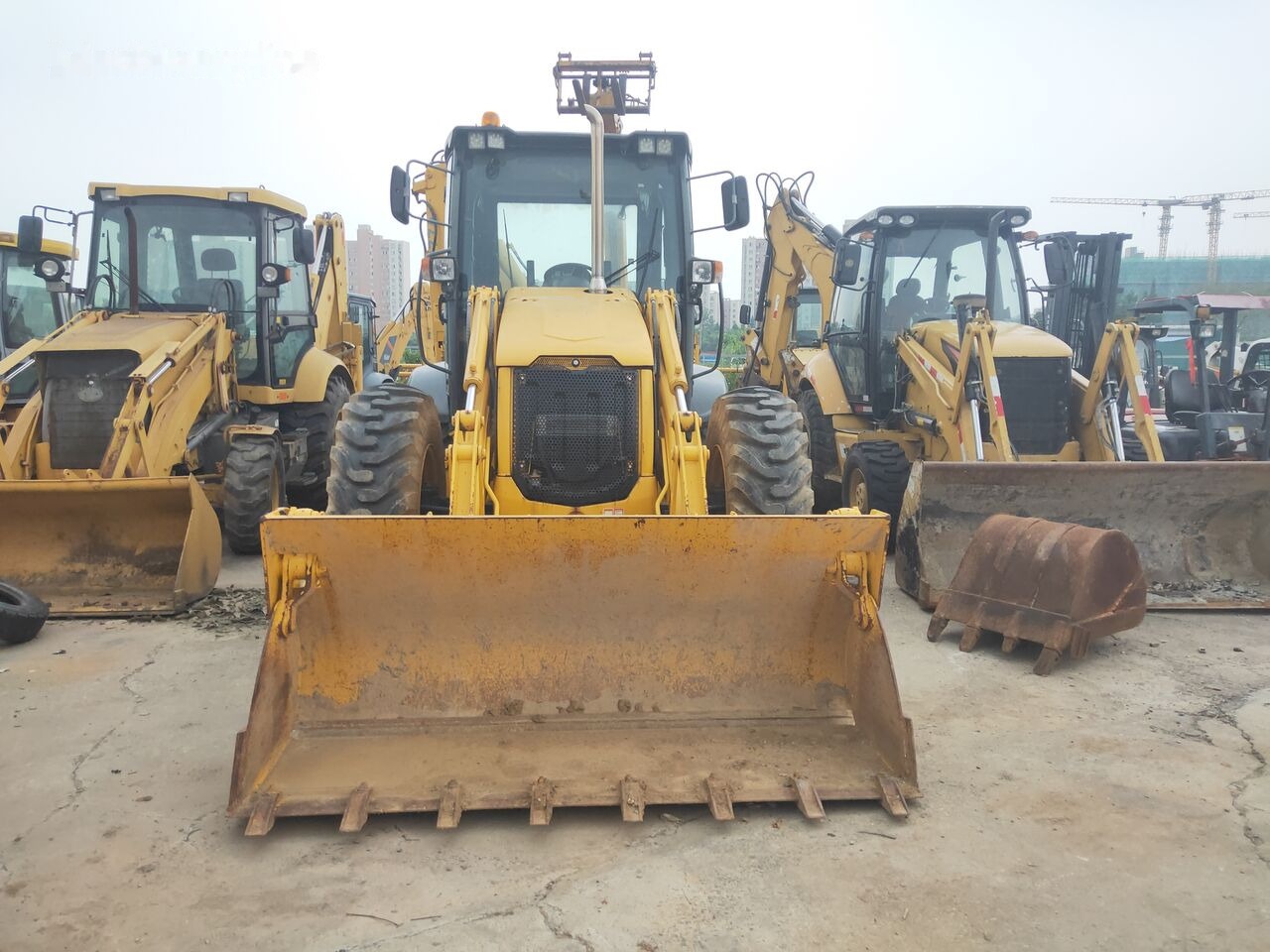 LiuGong CLG777 - Retroexcavadora: foto 2 LiuGong CLG777 - Retroexcavadora: foto 2