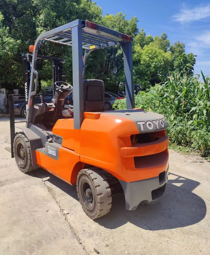 Toyota FD35 - Carretilla elevadora diésel: foto 1 Toyota FD35 - Carretilla elevadora diésel: foto 1