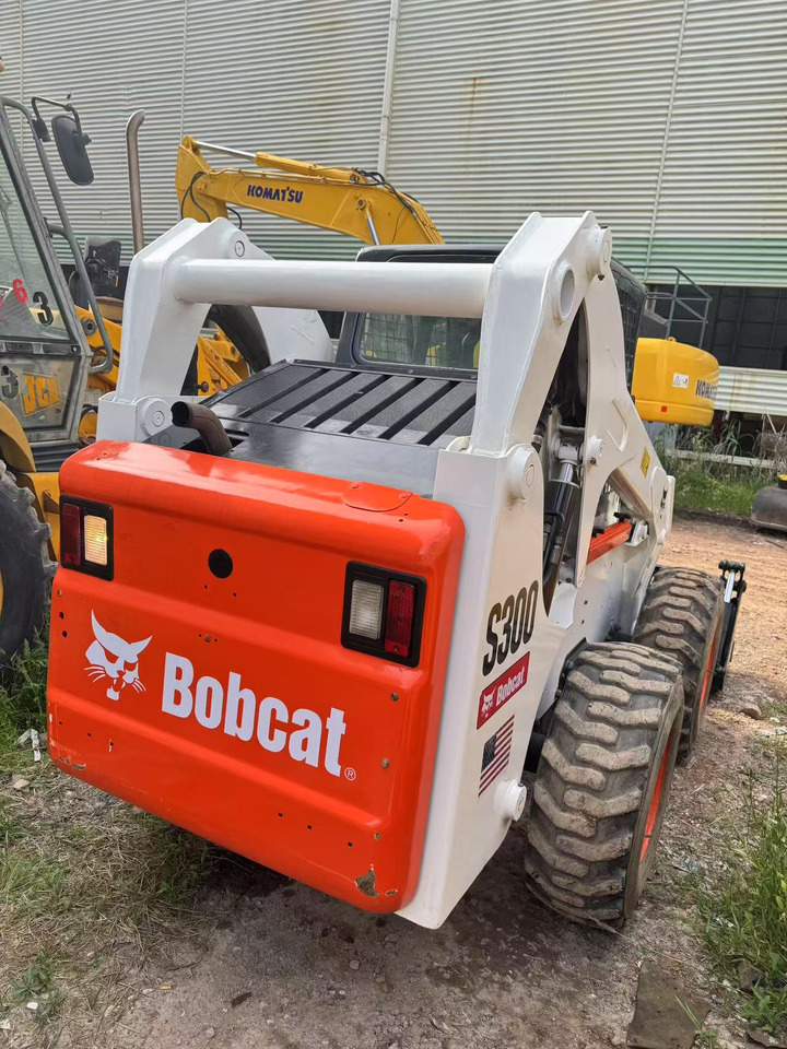BOBCAT S300 - Retroexcavadora: foto 4 BOBCAT S300 - Retroexcavadora: foto 4