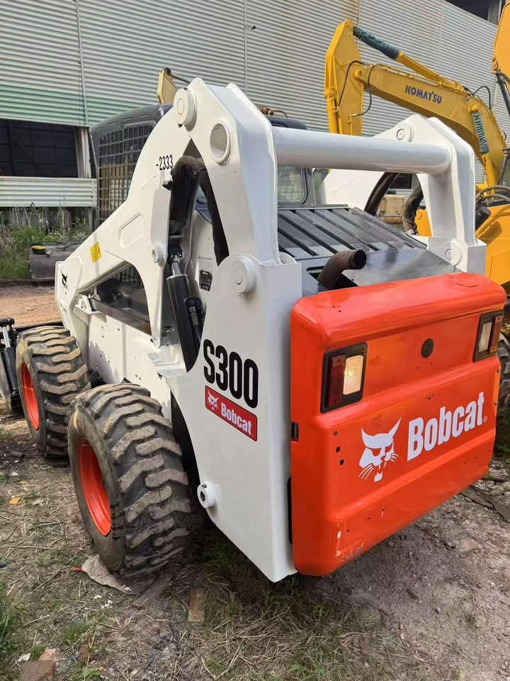 BOBCAT S300 - Retroexcavadora: foto 2 BOBCAT S300 - Retroexcavadora: foto 2