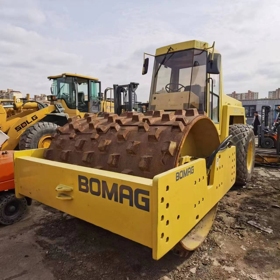 BOMAG BW217D-2 - Compactador: foto 1 BOMAG BW217D-2 - Compactador: foto 1