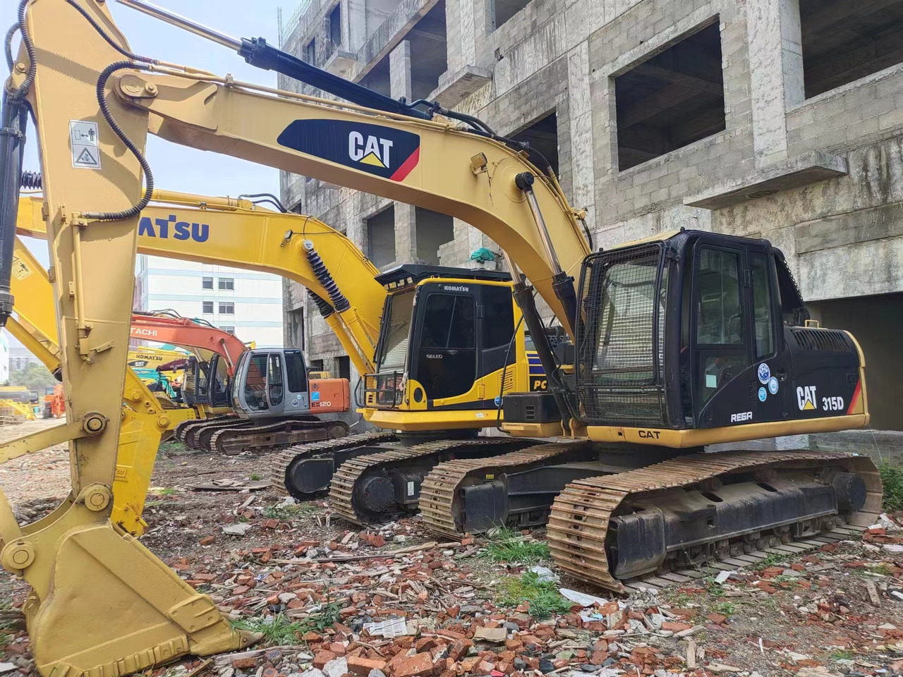 CATERPILLAR 315D - Excavadora de cadenas: foto 1 CATERPILLAR 315D - Excavadora de cadenas: foto 1