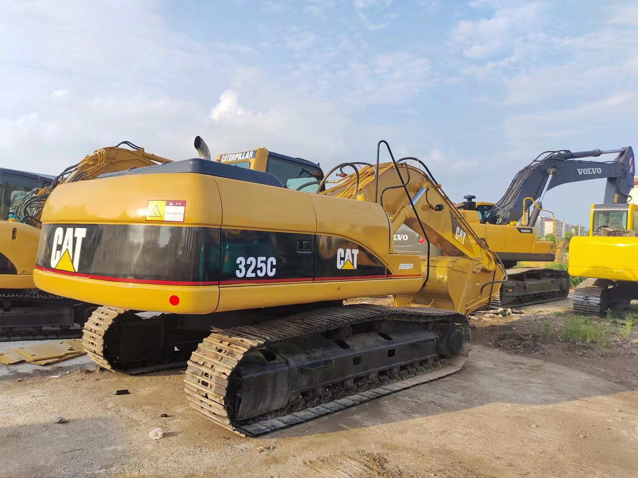 CATERPILLAR 325C - Excavadora de cadenas: foto 1 CATERPILLAR 325C - Excavadora de cadenas: foto 1