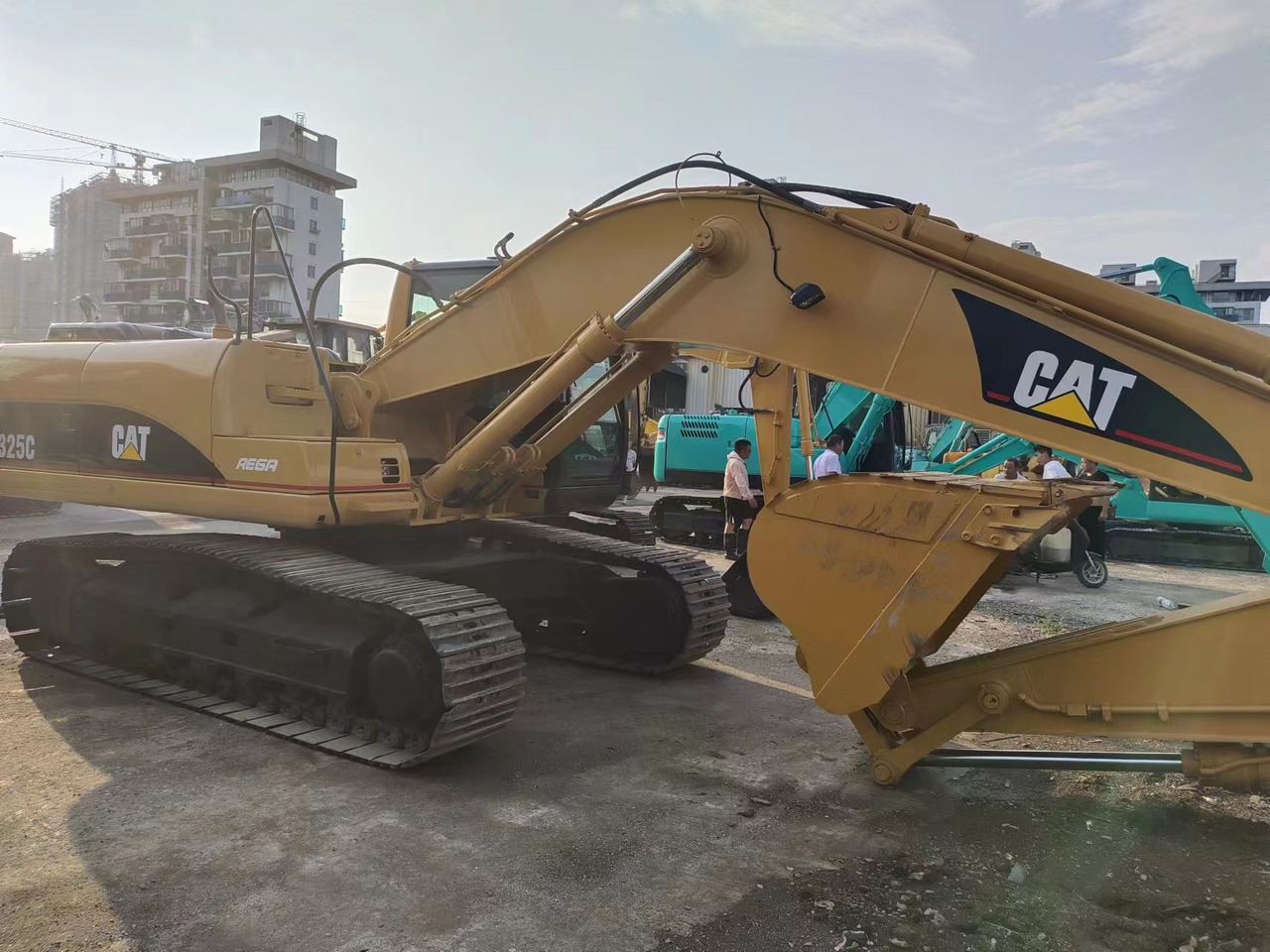 CATERPILLAR 325C - Excavadora de cadenas: foto 3 CATERPILLAR 325C - Excavadora de cadenas: foto 3