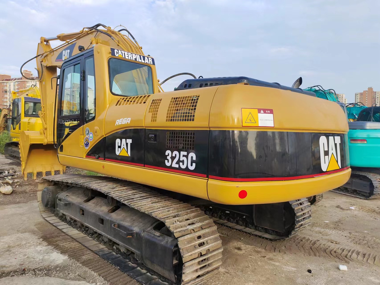 CATERPILLAR 325C - Excavadora de cadenas: foto 1 CATERPILLAR 325C - Excavadora de cadenas: foto 1