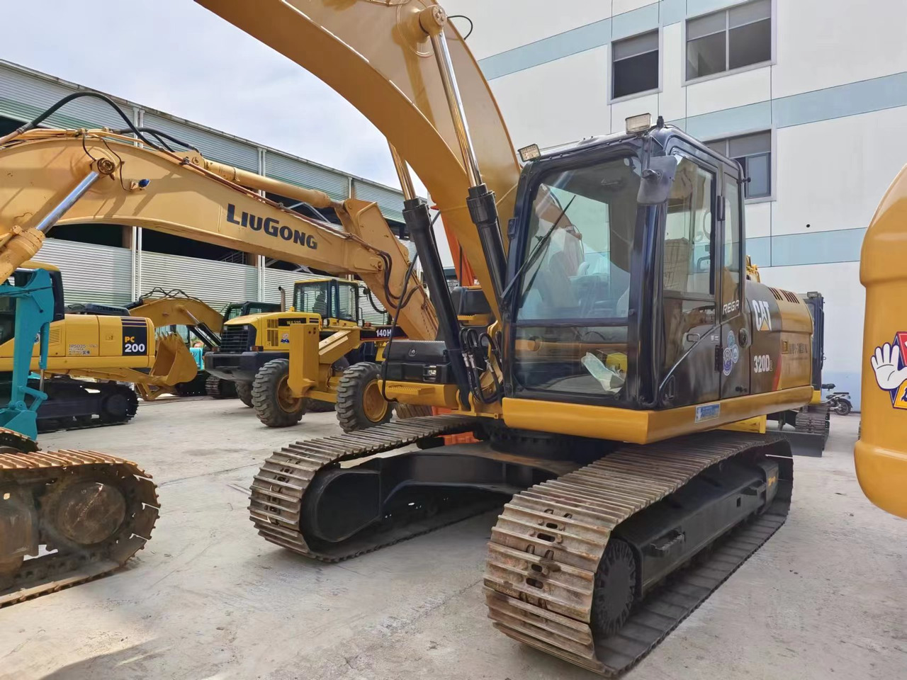 CATERPILLAR CAT 320D2 - Excavadora de cadenas: foto 3 CATERPILLAR CAT 320D2 - Excavadora de cadenas: foto 3