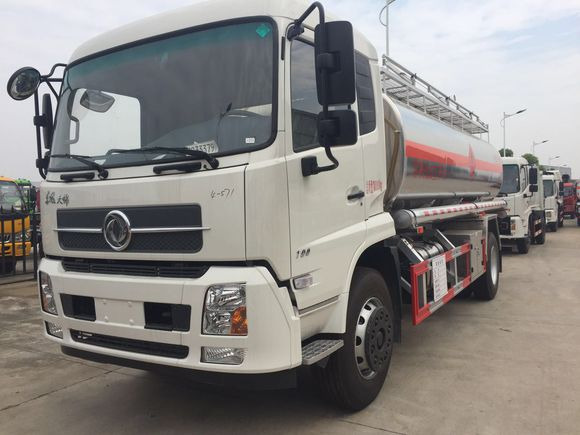 DONGFENG Tank truck - Camión cisterna: foto 1 DONGFENG Tank truck - Camión cisterna: foto 1