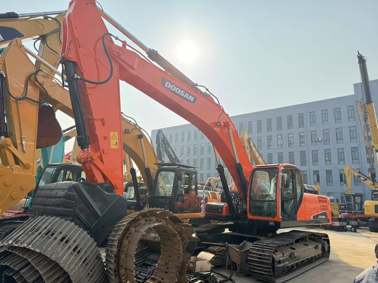 DOOSAN DX340LC - Excavadora de cadenas: foto 2 DOOSAN DX340LC - Excavadora de cadenas: foto 2
