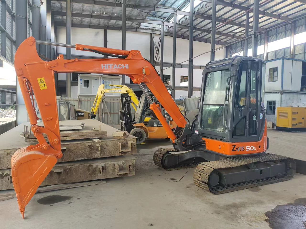 Miniexcavadora HITACHI ZX50U: foto 1