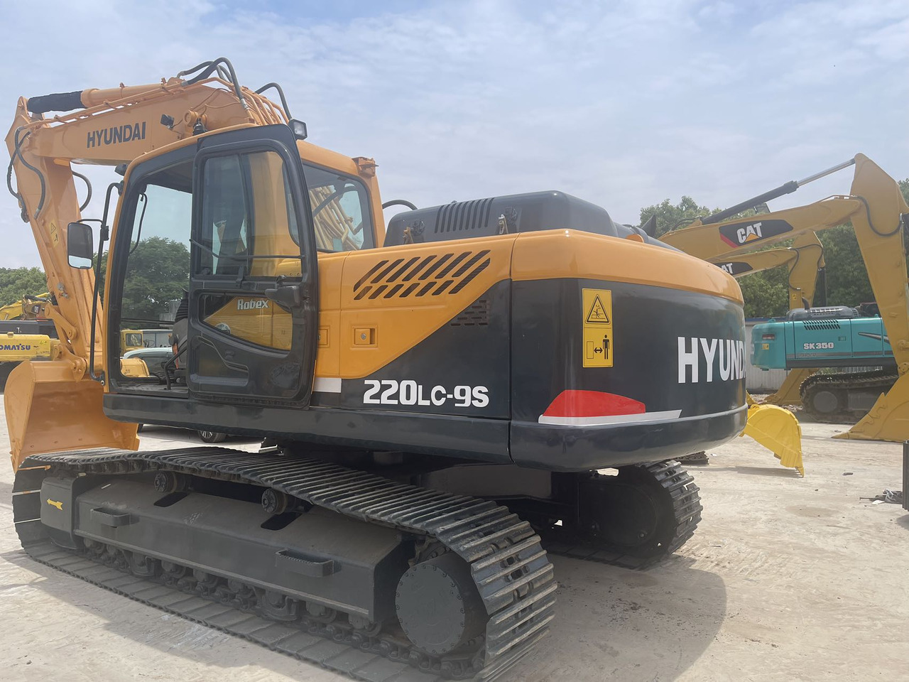HYUNDAI 220LC-9S - Excavadora de cadenas: foto 2 HYUNDAI 220LC-9S - Excavadora de cadenas: foto 2