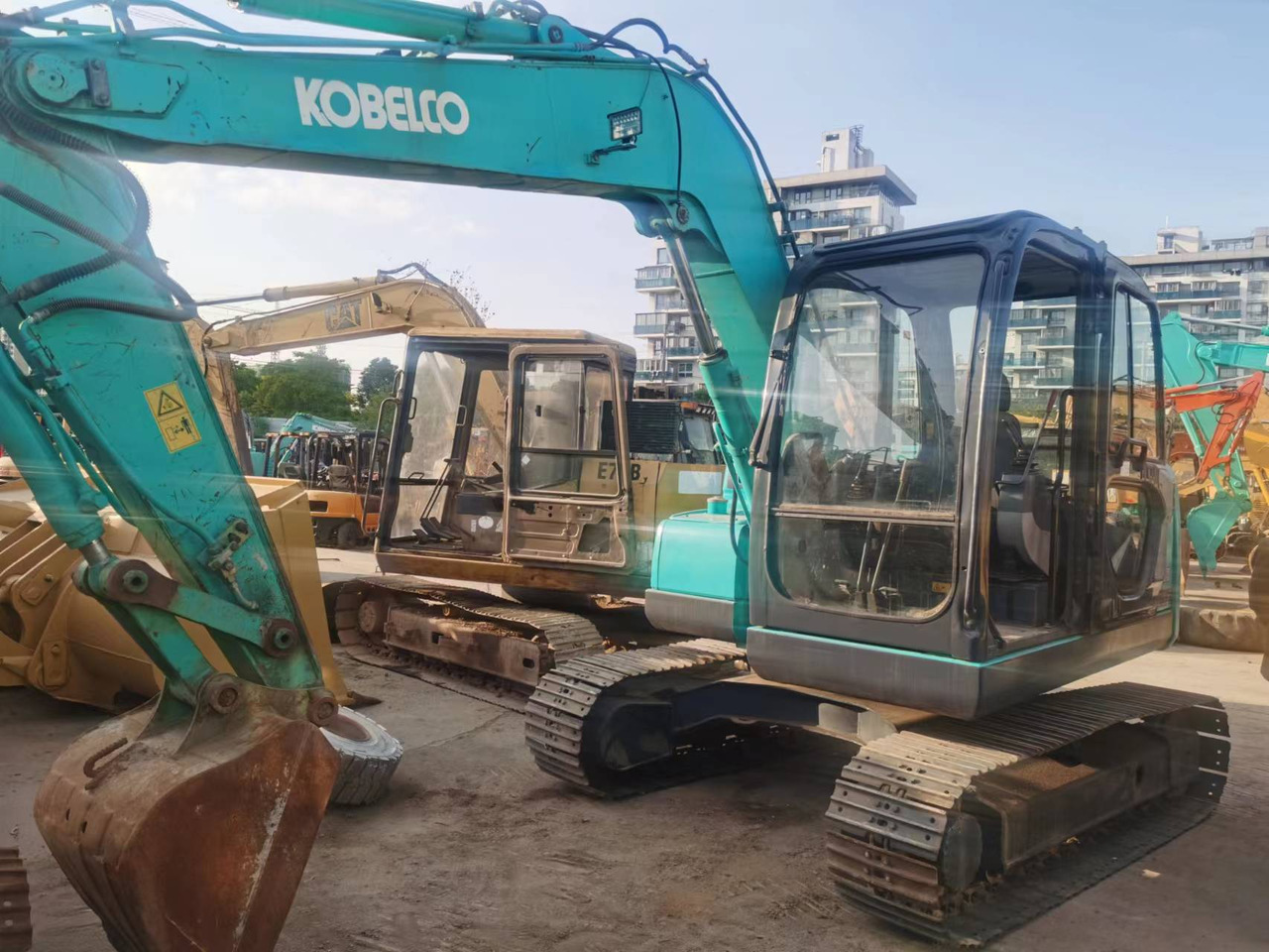KOBELCO SK75 - Miniexcavadora: foto 1 KOBELCO SK75 - Miniexcavadora: foto 1