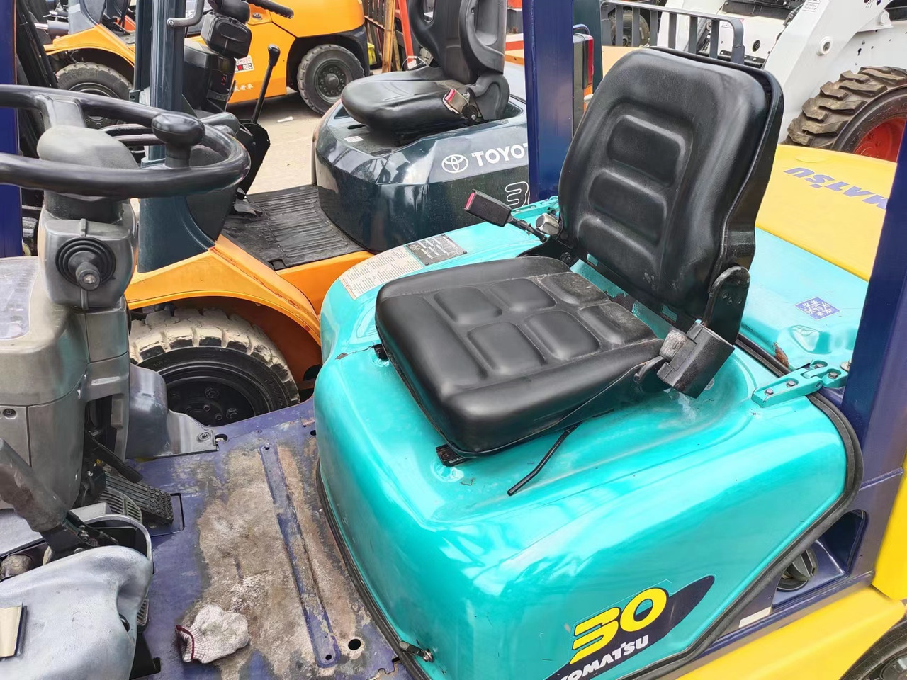 KOMATSU FD30 - Carretilla elevadora diésel: foto 5 KOMATSU FD30 - Carretilla elevadora diésel: foto 5