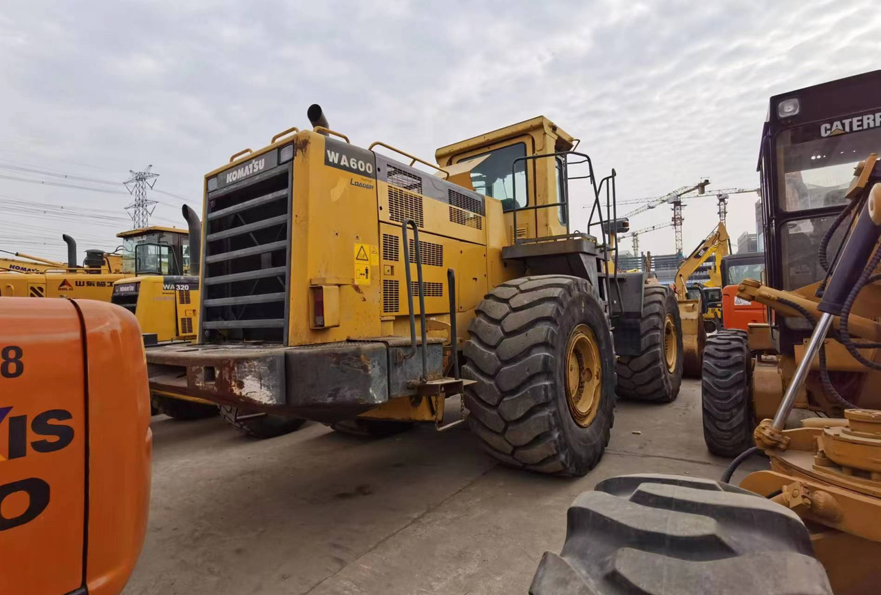 KOMATSU WA600-3 - Cargadora de ruedas: foto 5 KOMATSU WA600-3 - Cargadora de ruedas: foto 5