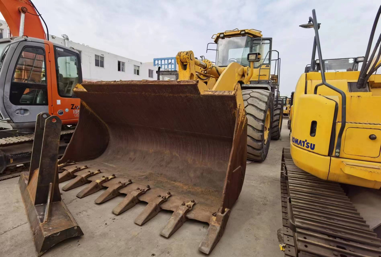 KOMATSU WA600-3 - Cargadora de ruedas: foto 2 KOMATSU WA600-3 - Cargadora de ruedas: foto 2