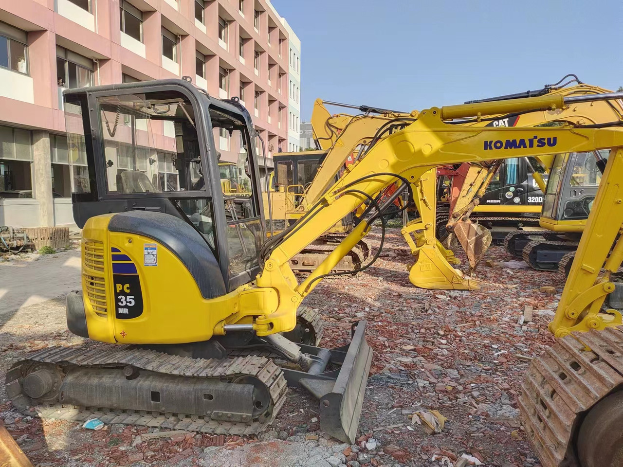 KOMATSU pc35 pc55 pc60 pc70 - Miniexcavadora: foto 2 KOMATSU pc35 pc55 pc60 pc70 - Miniexcavadora: foto 2