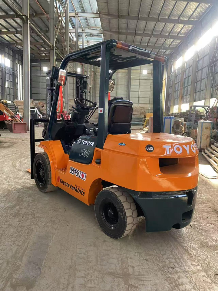 TOYOTA FD30 - Carretilla elevadora diésel: foto 2 TOYOTA FD30 - Carretilla elevadora diésel: foto 2