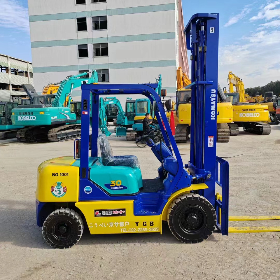 Komastu FD30 forklift 3tons - Carretilla elevadora diésel: foto 3 Komastu FD30 forklift 3tons - Carretilla elevadora diésel: foto 3
